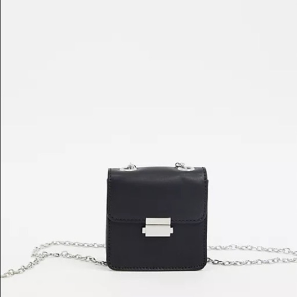 WHO What Wear Balia cross body bag with chain strap in black - Picture 2 of 7